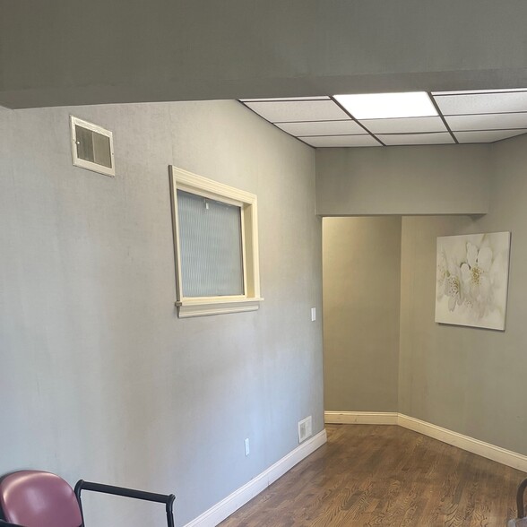 More Photos Of 10 Union Ave, Lynbrook Office For Sale