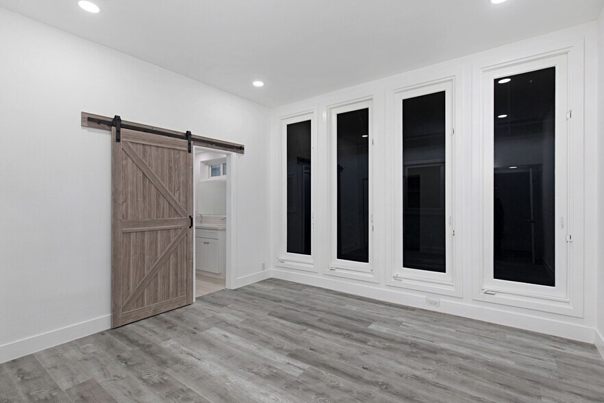 More Photos Of 2212 W Oceanfront, Newport Beach Multifamily For Sale