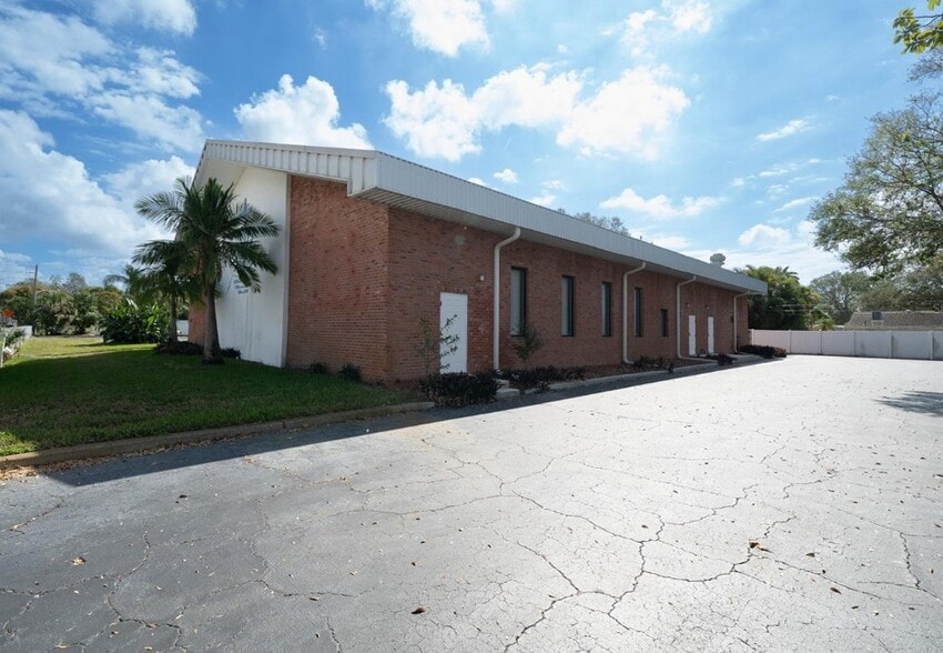 More Photos Of 3500 13th Ave N, Saint Petersburg Religious Facility For Sale