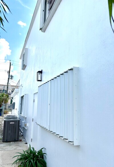 More Photos Of 218 S F St, Lake Worth Beach Warehouse For Sale