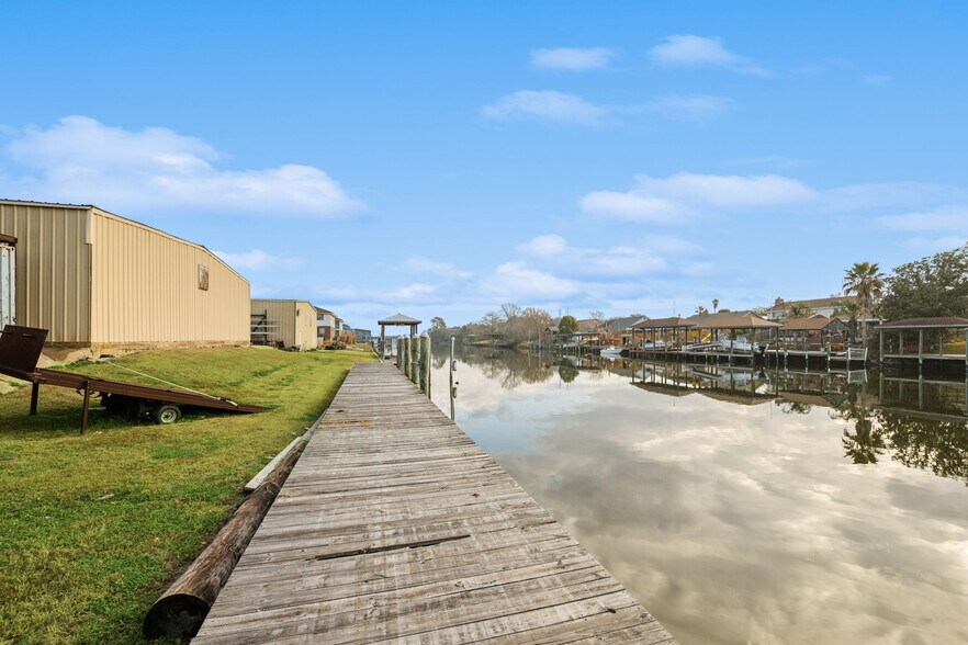 More Photos Of 4632 Pontchartrain Dr, Slidell Flex For Sale