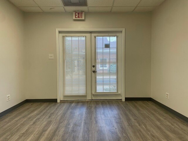 More Photos Of 4701 Midlothian Tpke, Crestwood Unknown For Lease