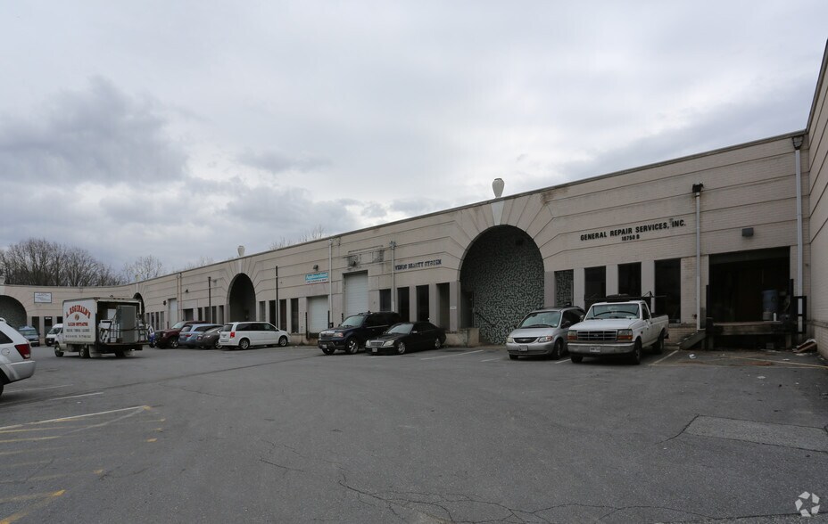 More Photos Of 10744-10750 Tucker St, Beltsville Warehouse For Lease