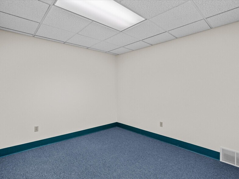 More Photos Of 1830 Route 209, Brodheadsville Office For Sale