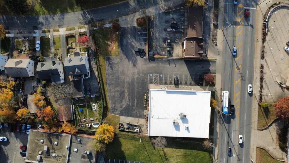More Photos Of 3070 Mayfield Rd, Cleveland Heights Freestanding For Sale