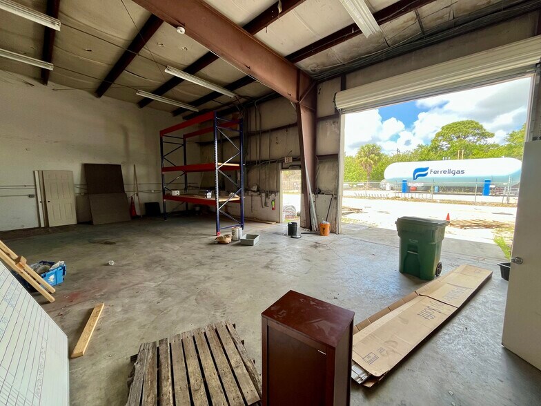 More Photos Of 4101-4119 Bandy Blvd, Fort Pierce Unknown For Lease