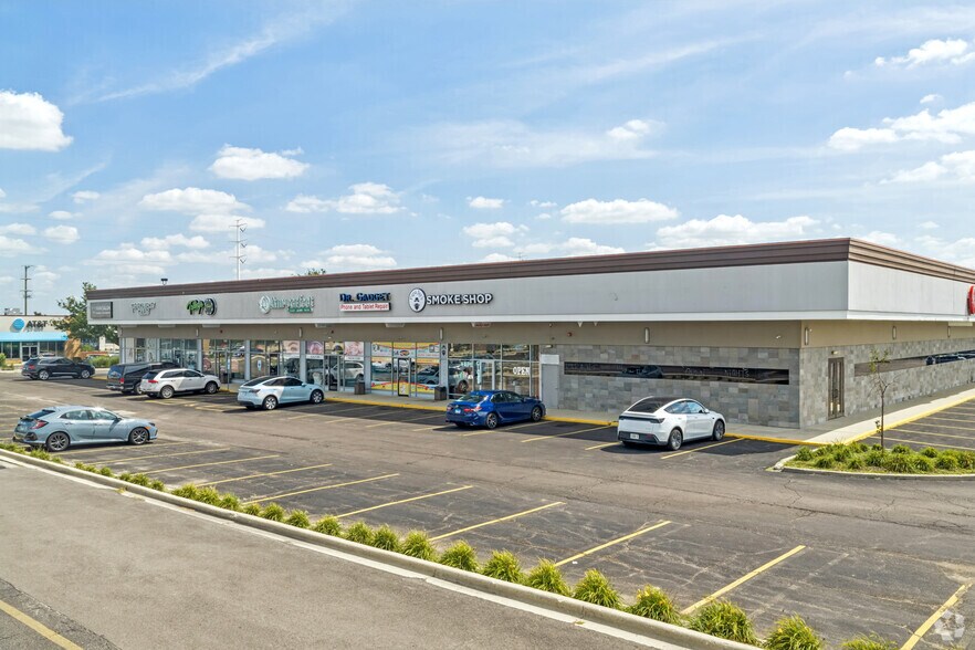 More Photos Of 4302-4442 E New York St, Aurora Unknown For Lease