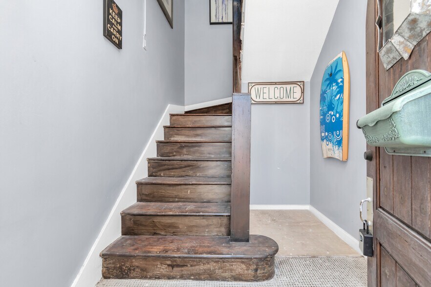 More Photos Of 915 8th St, Galveston Apartments For Sale