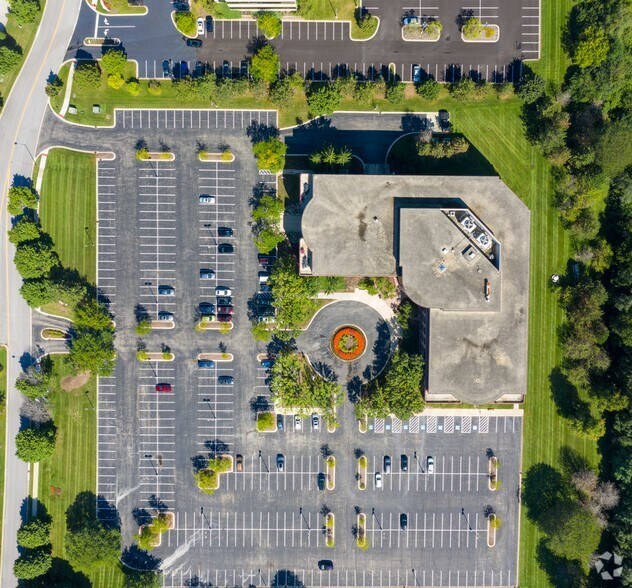 More Photos Of 2200 Cabot Dr, Lisle Office For Lease