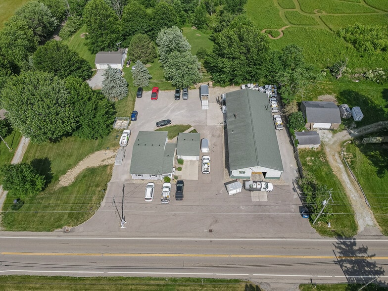 More Photos Of 13390 Ravenna Ave NE, Hartville Flex For Sale
