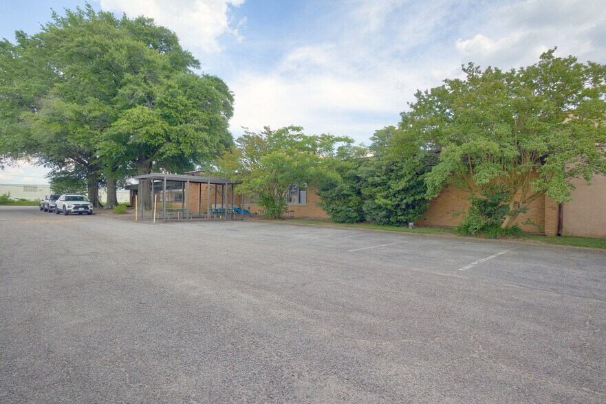 More Photos Of 3405 Commerce Rd, Richmond Warehouse For Sale