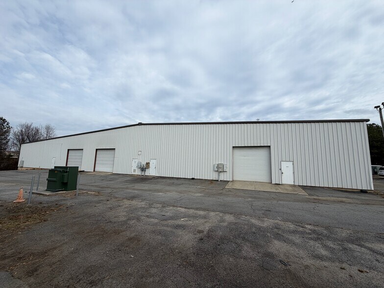 More Photos Of 1449 Field Park Cir, Marietta Warehouse For Lease