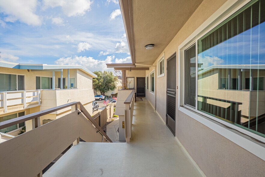 More Photos Of 523 Avenue G, Redondo Beach Apartments For Sale