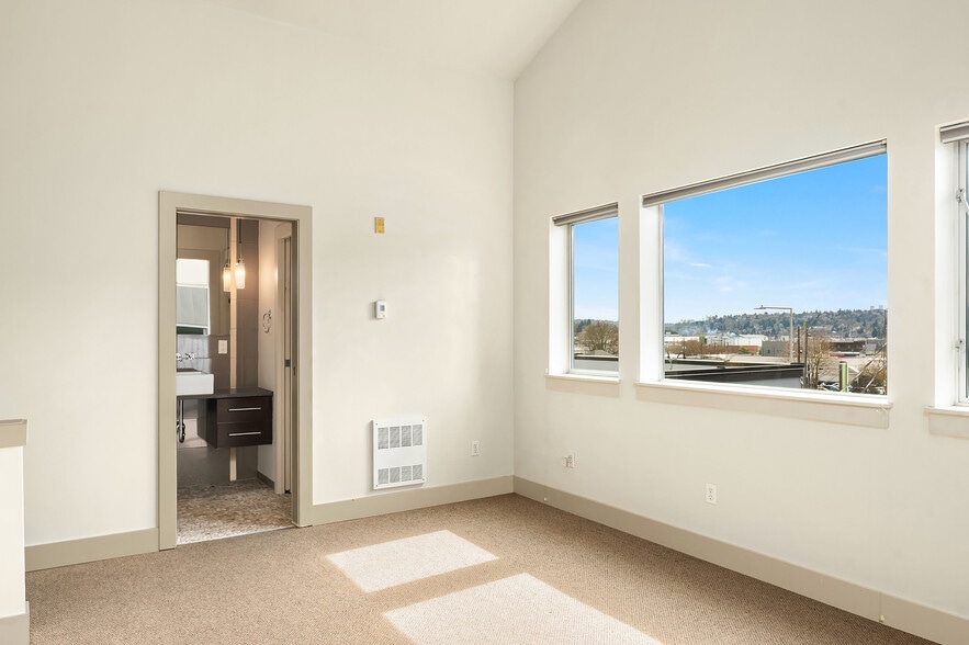 More Photos Of 1502 NW 52nd St, Seattle Office Residential For Sale