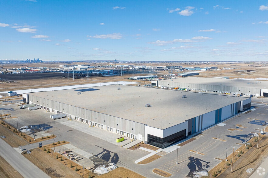 More Photos Of 60 Carmek Dr, Calgary Warehouse For Lease