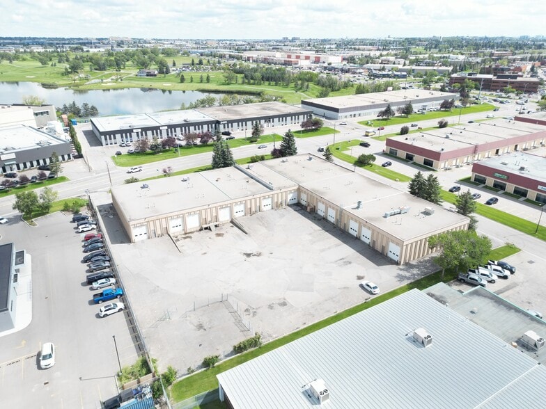 More Photos Of 3529 12th St NE, Calgary Warehouse For Lease