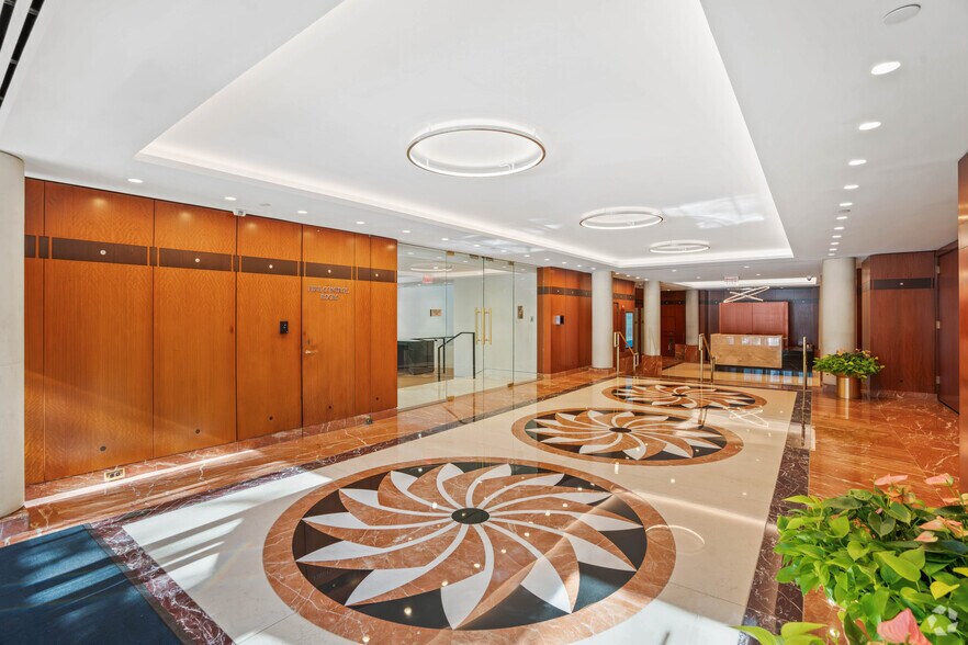 More Photos Of 1331 Pennsylvania Ave NW, Washington Office For Lease