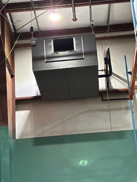 More Photos Of 120 Kenyon Dr, Lakewood Warehouse For Lease