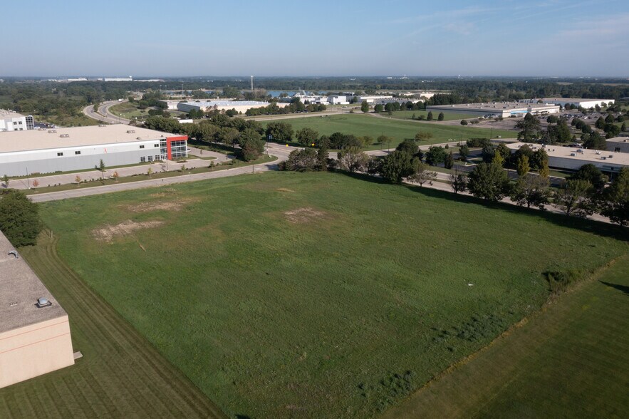 More Photos Of SEC 86th Avenue & Lakeview Pky, Pleasant Prairie Warehouse For Lease