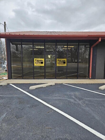 Primary Photo Of 959 N 3rd St, Langley Storefront For Sale