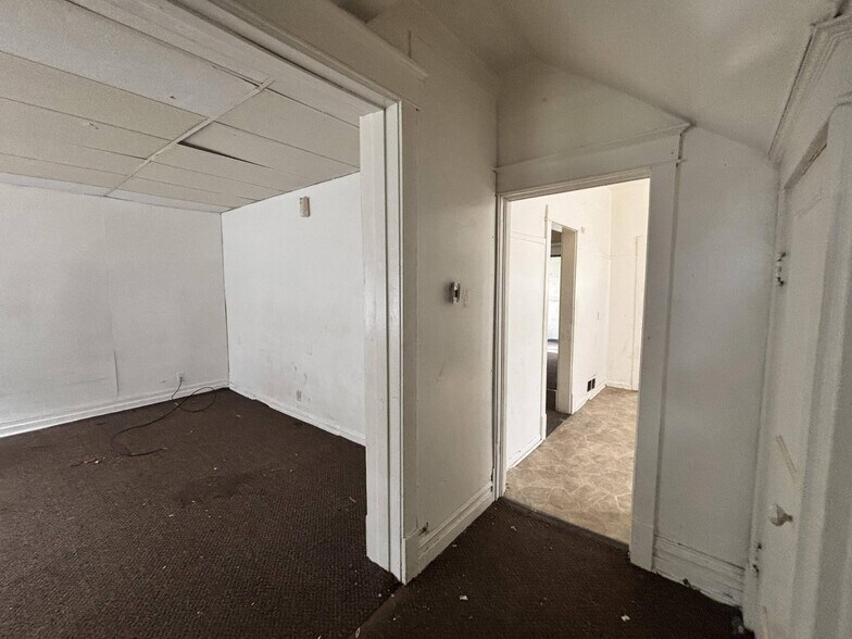 More Photos Of 12 Waltham St, Hammond Multifamily For Sale