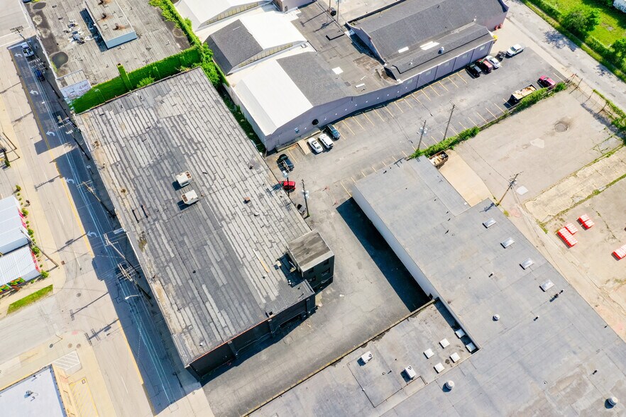 More Photos Of 1820 E 30th St, Cleveland Sports And Entertainment For Sale