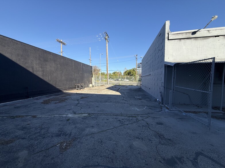 More Photos Of 13300 Burbank Blvd, Van Nuys Auto Repair For Sale