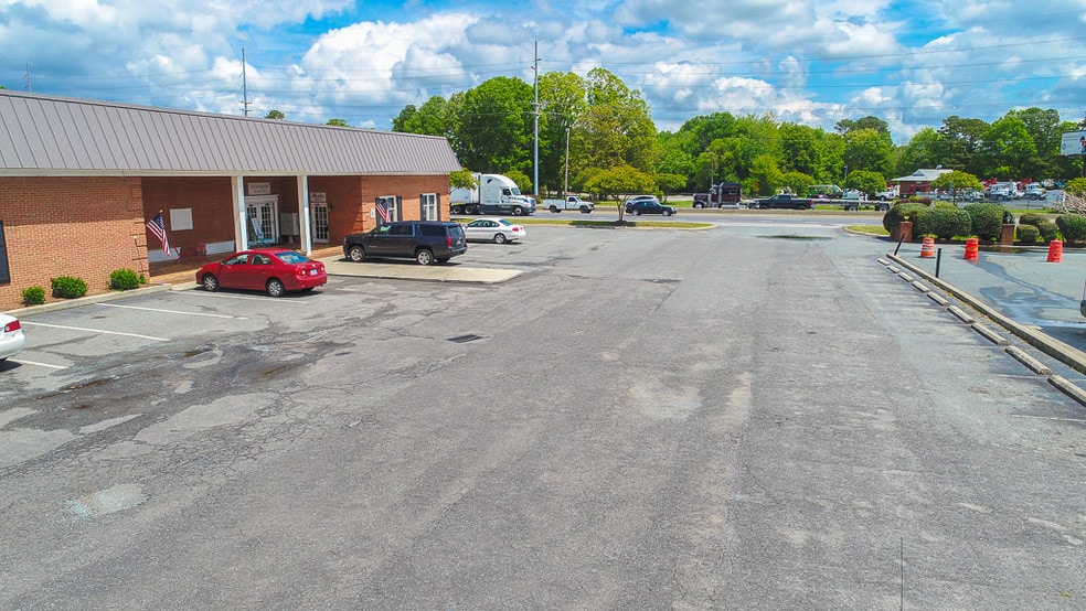 More Photos Of 1617 W Roosevelt Blvd, Monroe Office For Sale