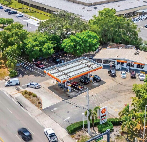 More Photos Of 2090 W Oakland Park Blvd, Oakland Park Service Station For Sale