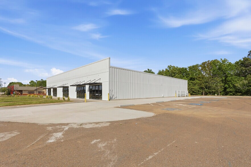 More Photos Of 6020 I 55 N, Jackson Restaurant For Lease