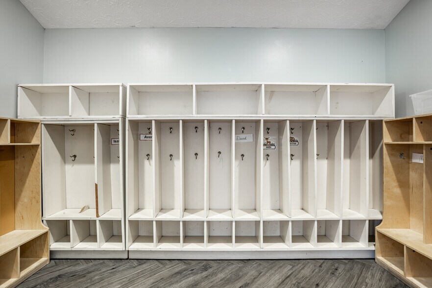 More Photos Of 7507 Michigan Rd, Indianapolis Daycare Center For Sale