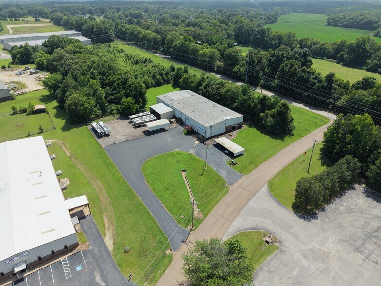 More Photos Of 208 Edwards Dr, Jackson Distribution For Lease