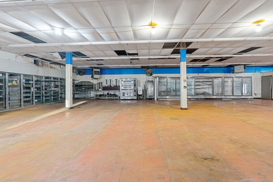 More Photos Of 731 E 14th St, Minneapolis Storefront Retail Office For Sale