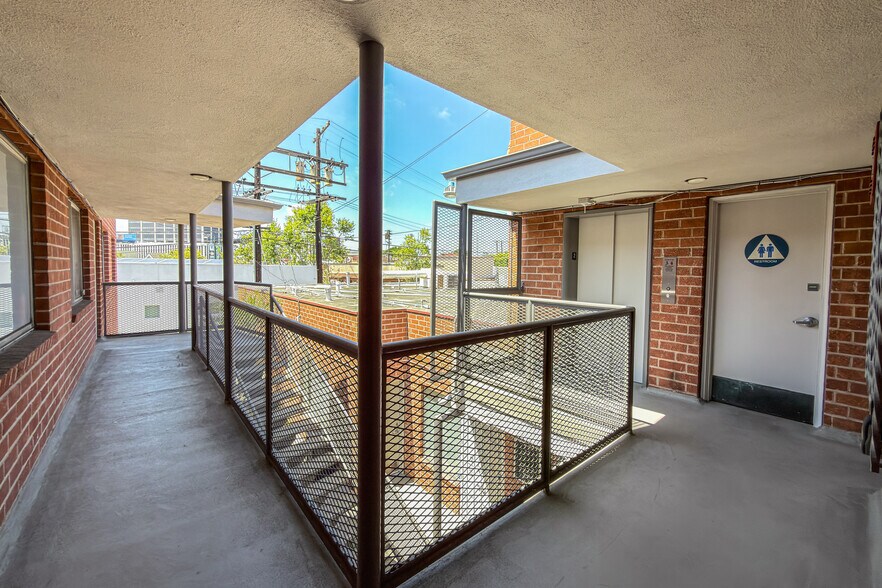 More Photos Of 8701 La Tijera Blvd, Los Angeles Storefront For Sale