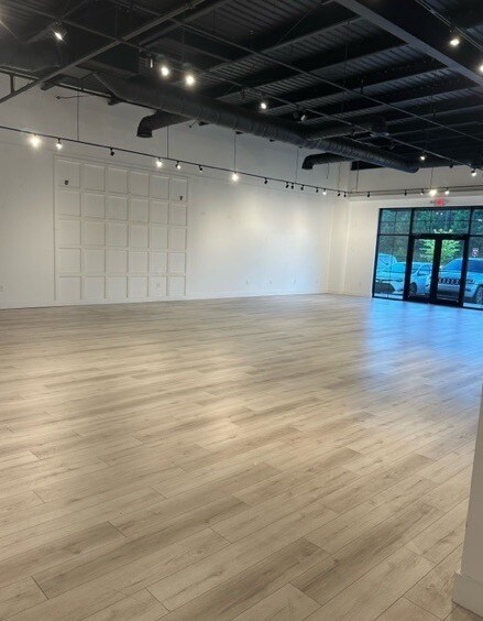 More Photos Of 860 Seven Hills Connector, Acworth Storefront For Lease