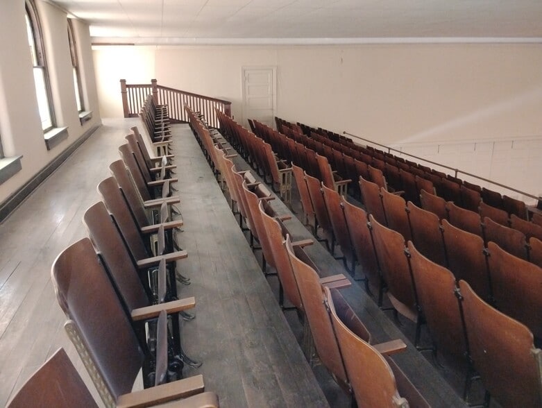 More Photos Of 906 Elm St, Coffeyville Religious Facility For Sale