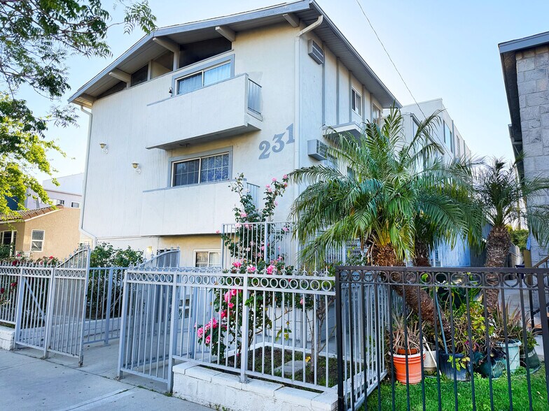 More Photos Of 231 W Tujunga Ave, Burbank Apartments For Sale
