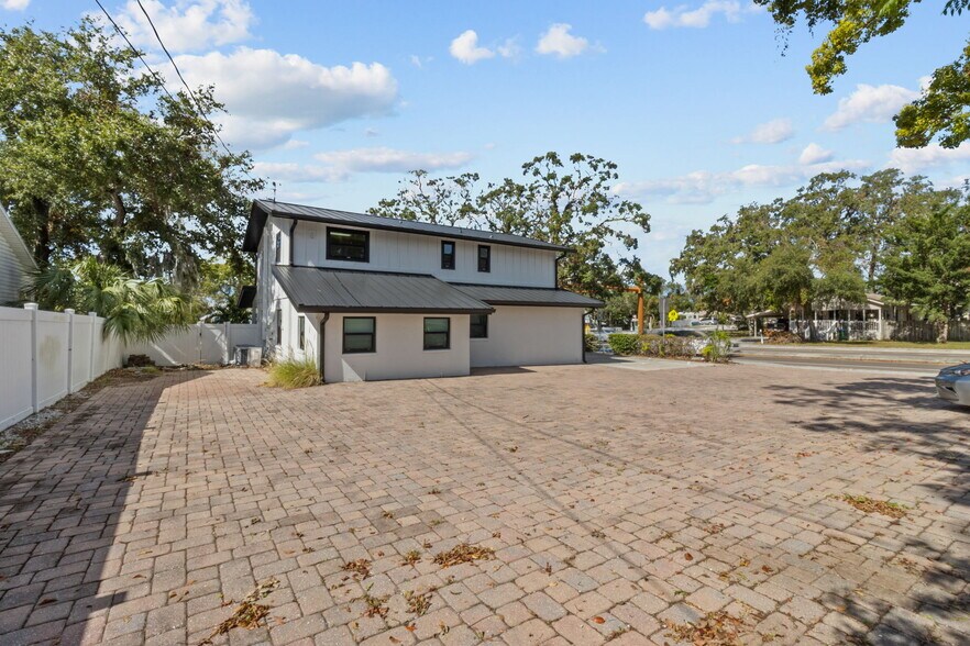More Photos Of 1122 Omaha St, Palm Harbor Office Residential For Sale