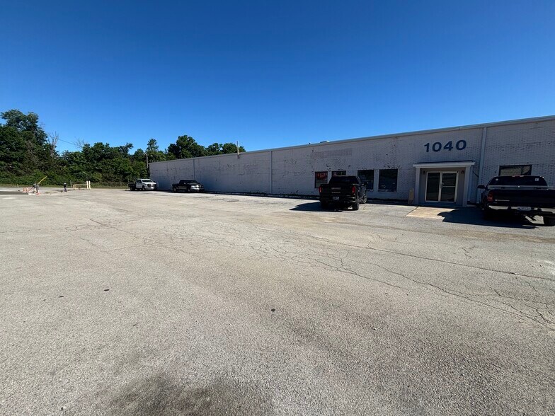 More Photos Of 1040 Higgs Rd, Lewisburg Warehouse For Lease