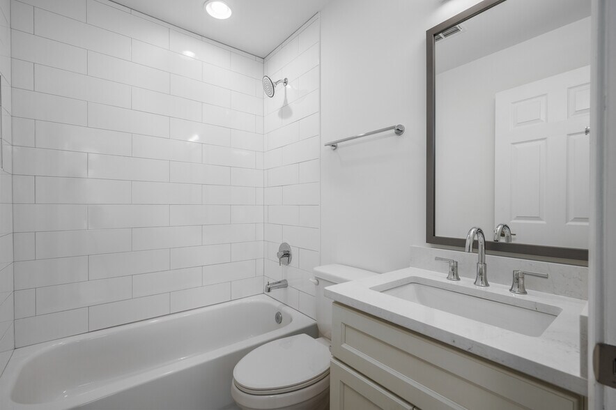 More Photos Of 704 Durant Pl NE, Atlanta Apartments For Sale