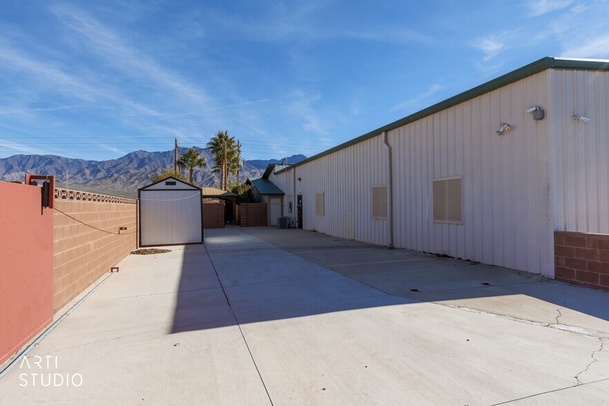 More Photos Of 3767 S Scenic Blvd, Littlefield Flex For Sale