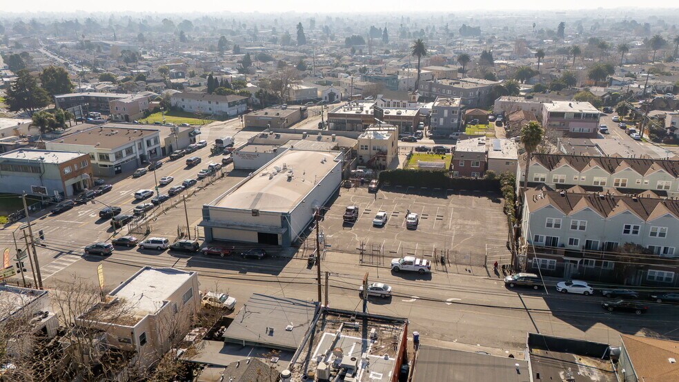 More Photos Of 6537 Foothill Blvd, Oakland Office For Lease