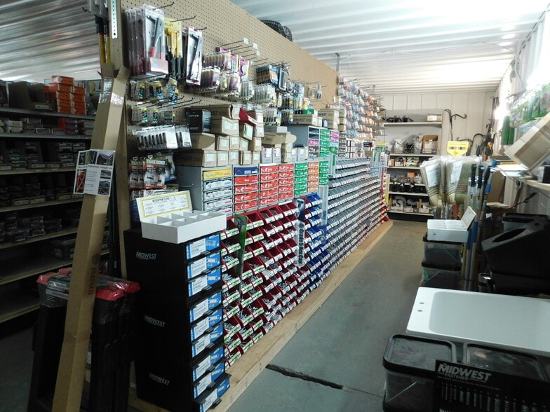 More Photos Of 2086 E US Highway 36, Rockville Convenience Store For Sale