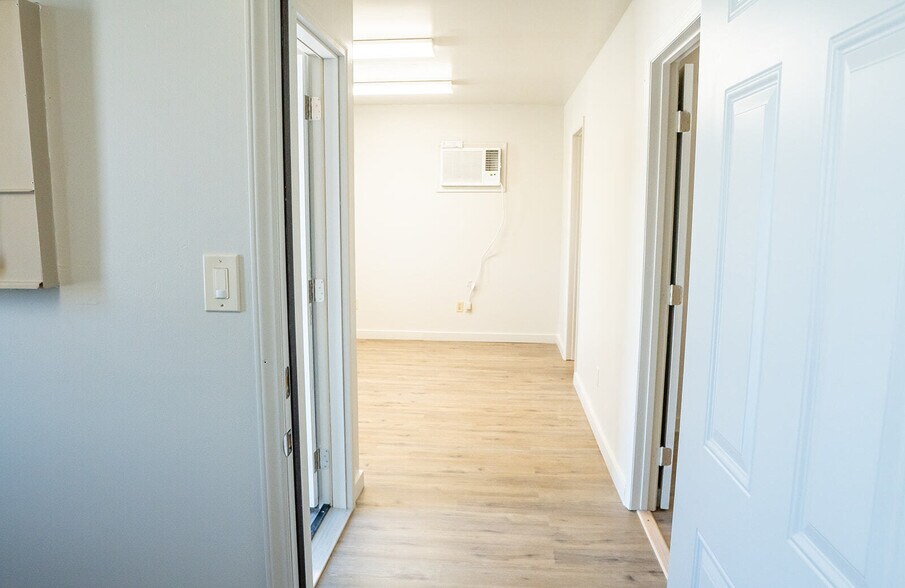 More Photos Of 1433 W Meeting St, Lancaster Self Storage For Lease