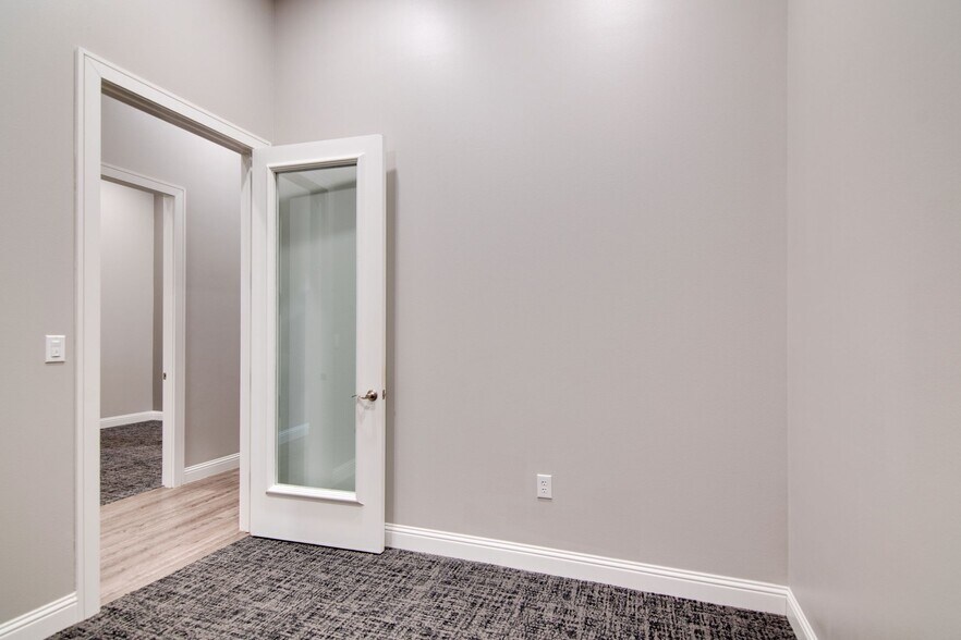 More Photos Of 1149 Keller Pky, Keller Medical For Lease