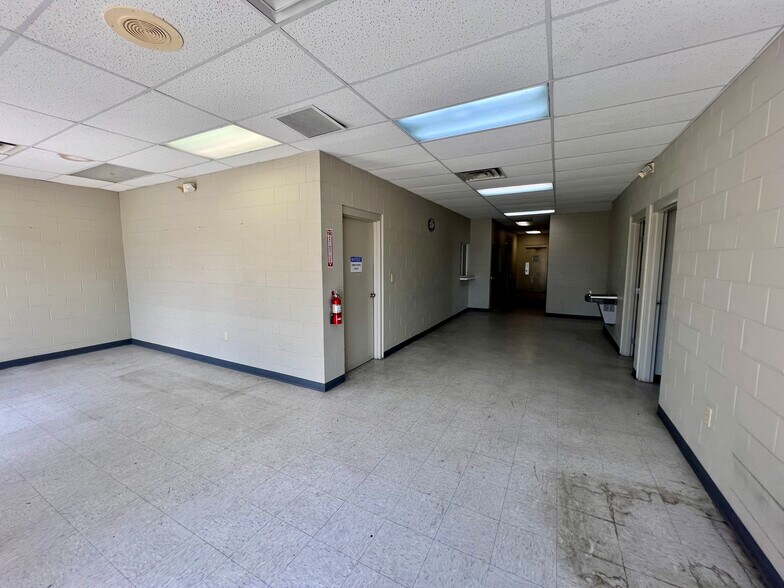 More Photos Of , Panama City General Retail For Sale