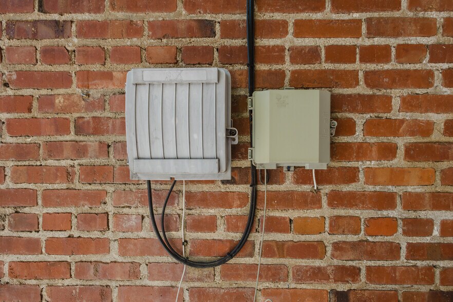 More Photos Of 1001 W Douglas Ave, Wichita Storefront For Sale