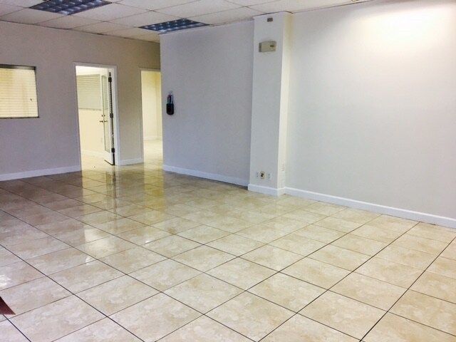 More Photos Of 10505 NW 29th Ter, Miami Warehouse For Lease