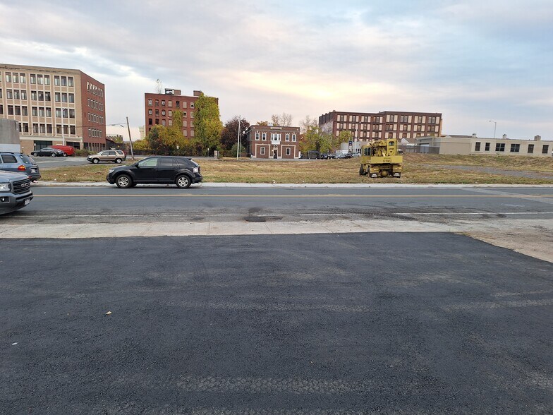 More Photos Of 453 Worthington St, Springfield Land For Lease