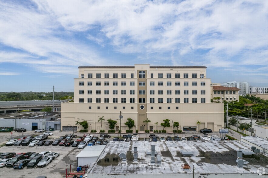 More Photos Of 135 San Lorenzo Ave, Coral Gables Office For Sale